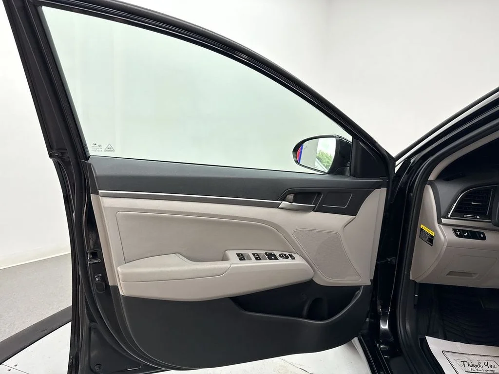 Used 2018 Phantom Black Hyundai Limited image 14