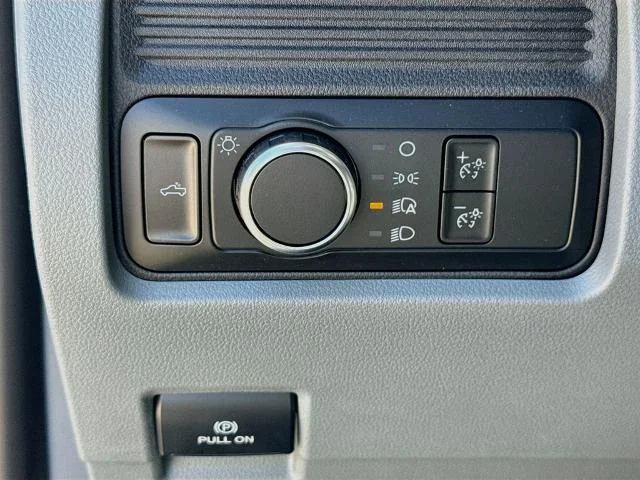 New 2026 Oxford White Ford F-250® XL image 39