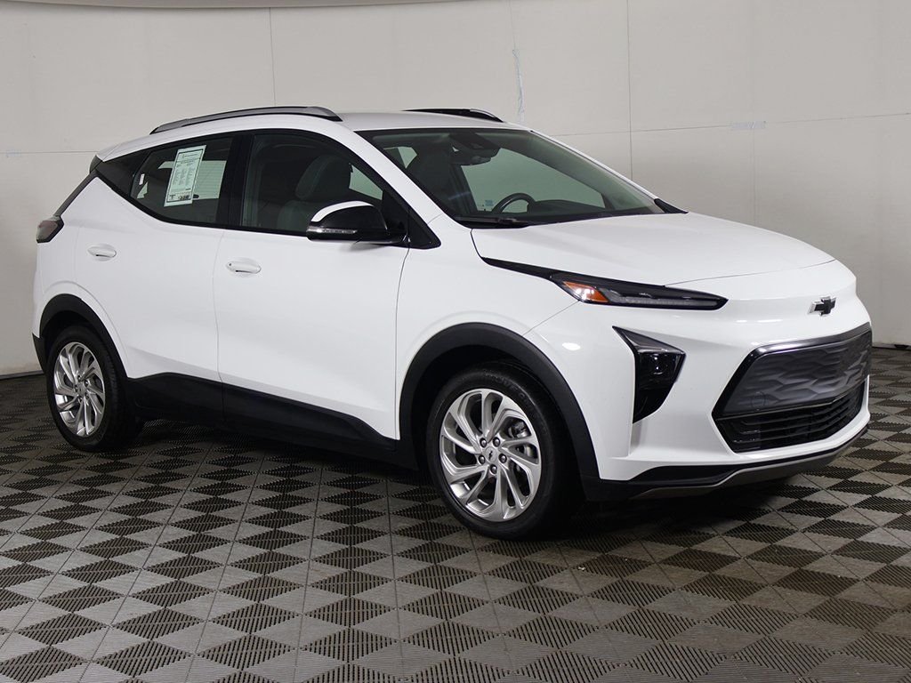 Used 2023 Chevrolet Bolt EUV LT with VIN 1G1FY6S01P4149550 for sale in Bedford, OH