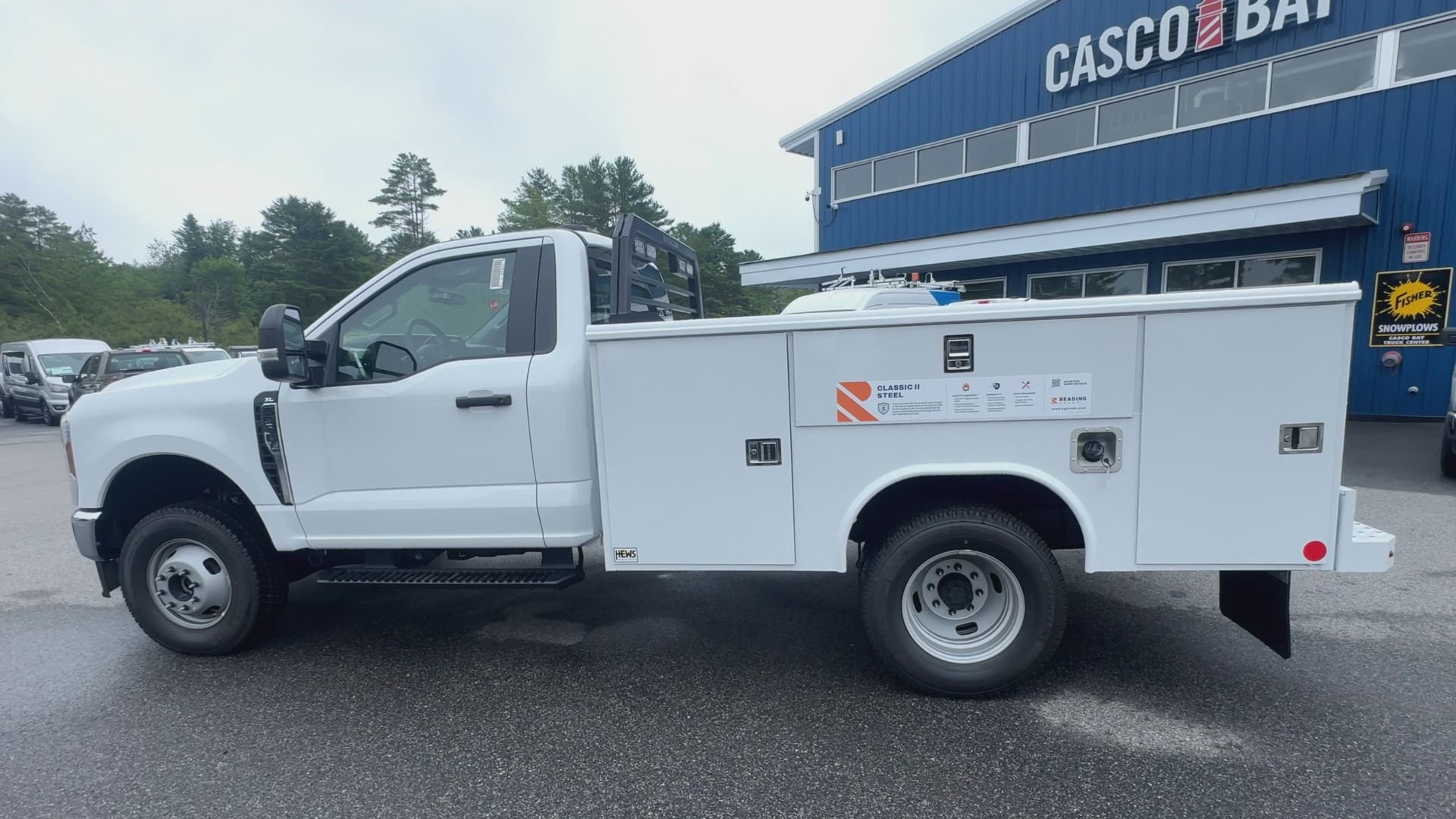 2025 Ford F-350 Super Duty Chassis Cab XL - Photo 19