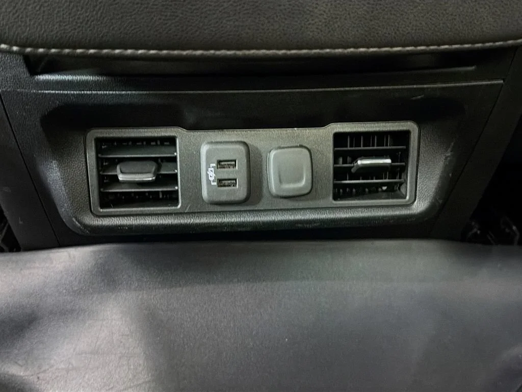 Used 2021 BLACK Chevrolet RST image 21