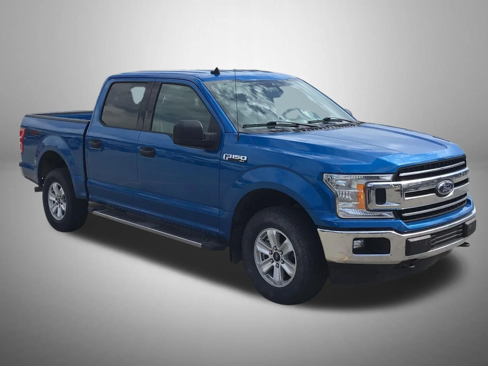 Used 2020 Blue Ford XLT image 2