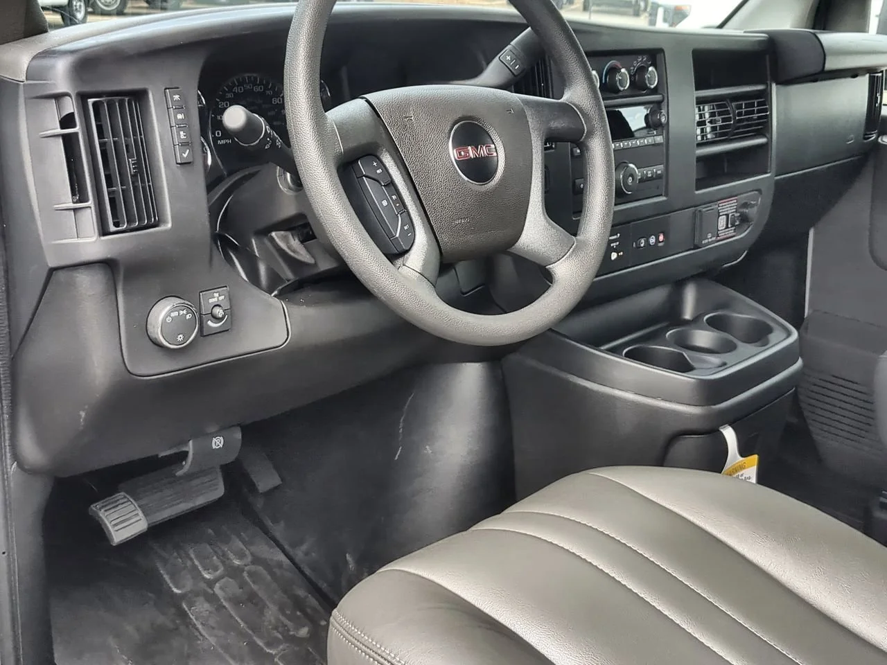 New 2025 Summit White GMC Work Van image 10