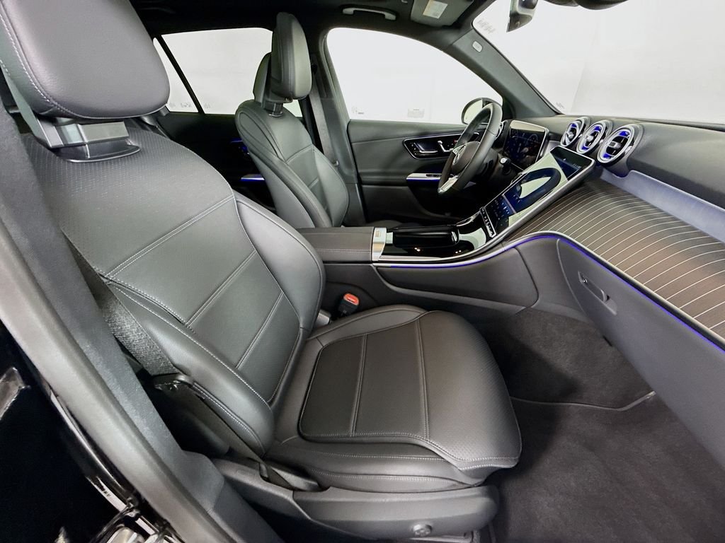 New 2026 Black Mercedes-Benz GLC 300 image 30