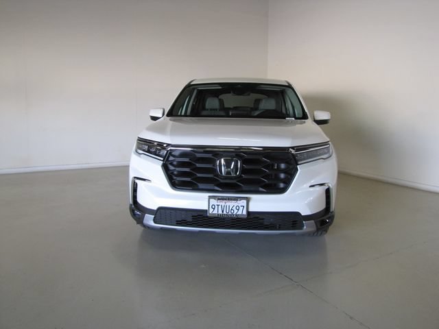 Certified Used 2025 Platinum White Pearl Honda EX-L image 32