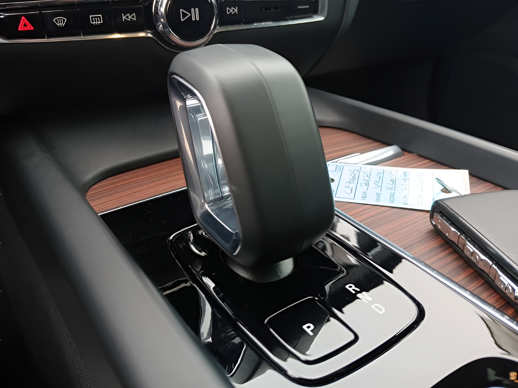 2025 Volvo V60 Cross Country Plus - Photo 20