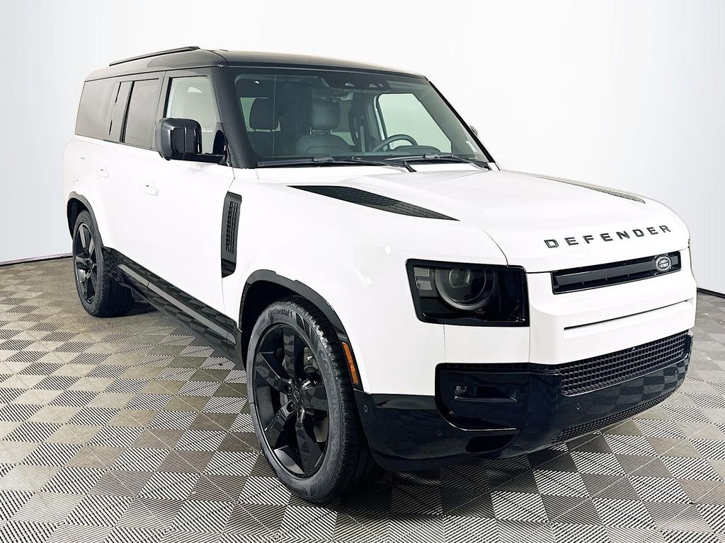 New 2026 Fuji White Land Rover X-Dynamic SE image 3