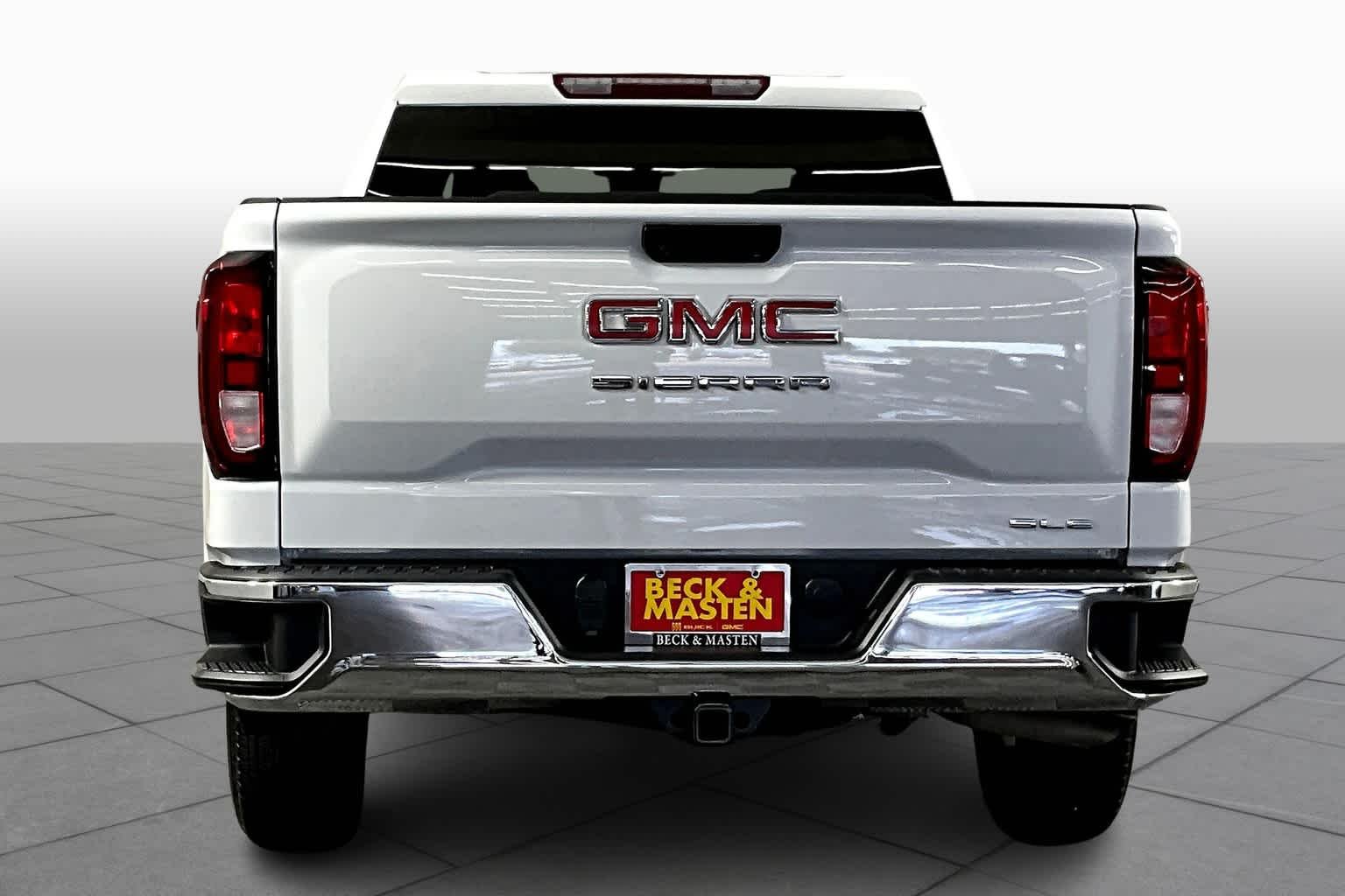 Used 2023 Summit White GMC SLE image 5