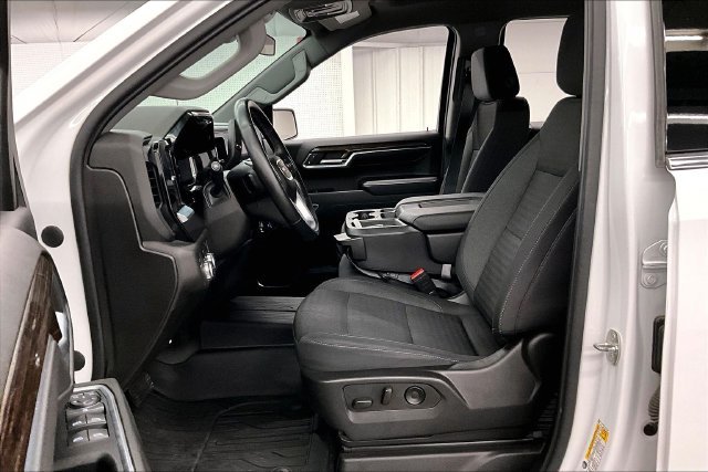 Used 2023 Summit White GMC SLE image 23