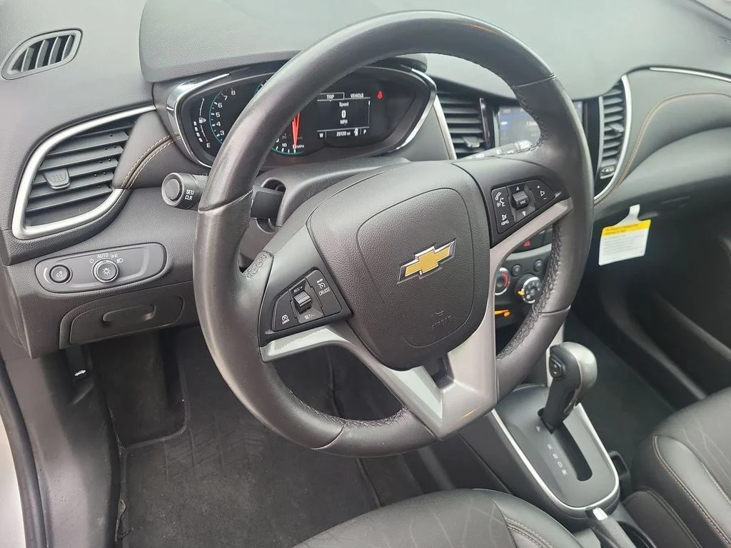 Used 2022 Silver Ice Metallic Chevrolet LT image 16