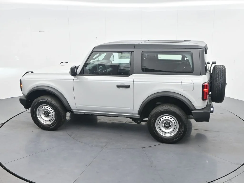 New 2026 Avalanche Gray Ford Base image 30