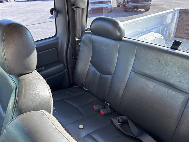 Used 2005 Summit White Chevrolet Work Truck image 12