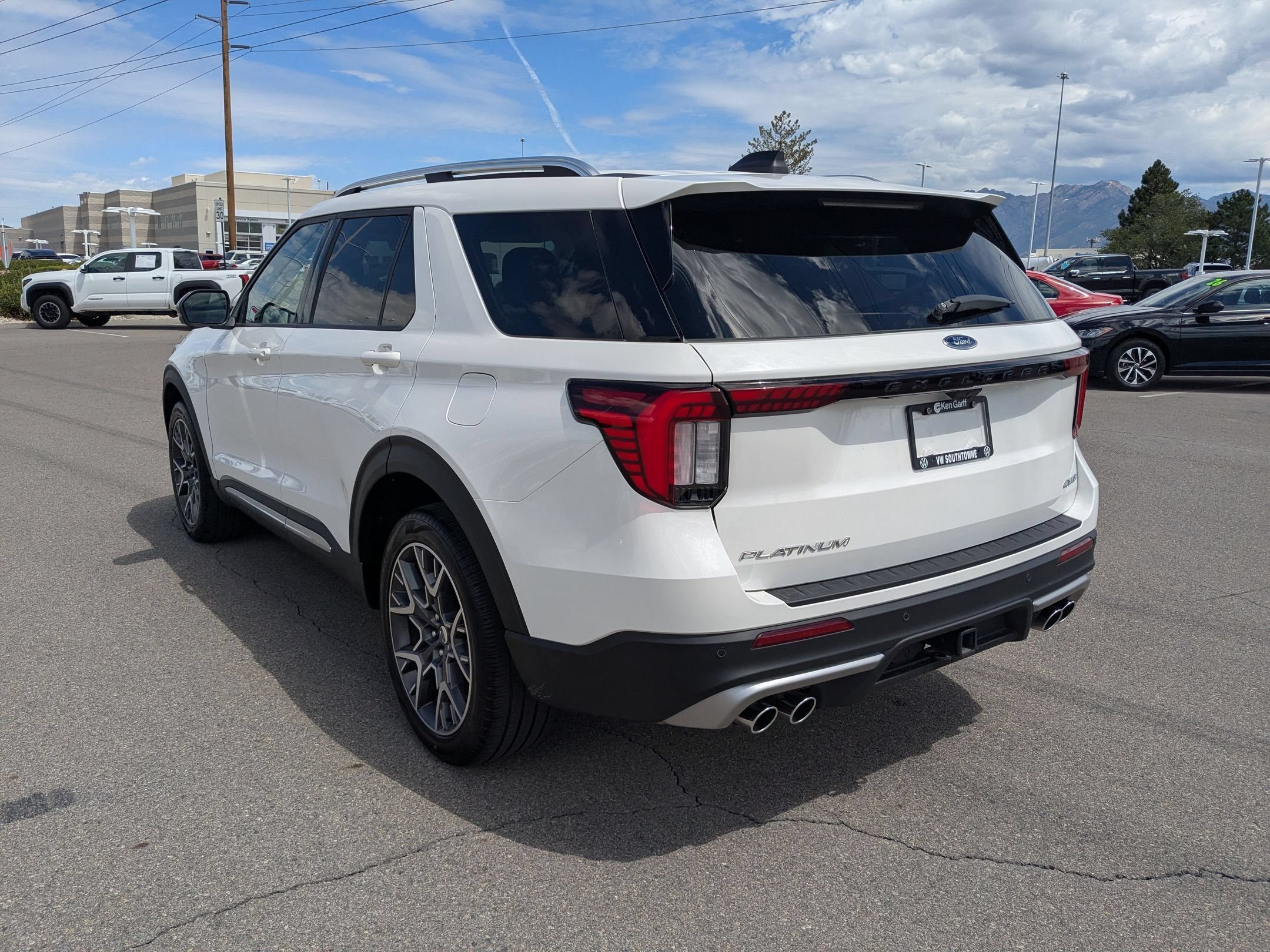 Used 2025 White Metallic Ford Platinum image 5