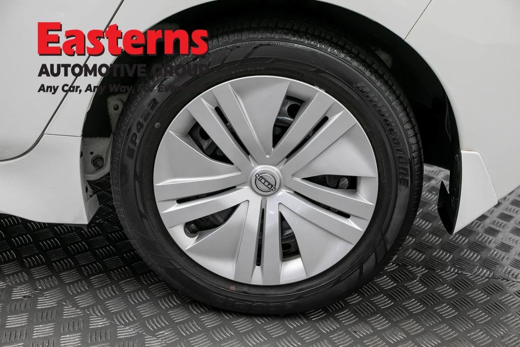 Used 2023 White Nissan S image 30