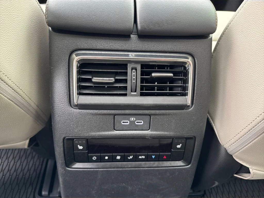 New 2026 Platinum Mazda 3.3 Turbo Preferred image 17