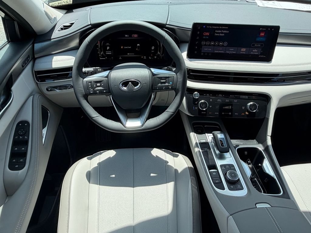 New 2027 MINERAL BLACK INFINITI Luxe FWD image 15