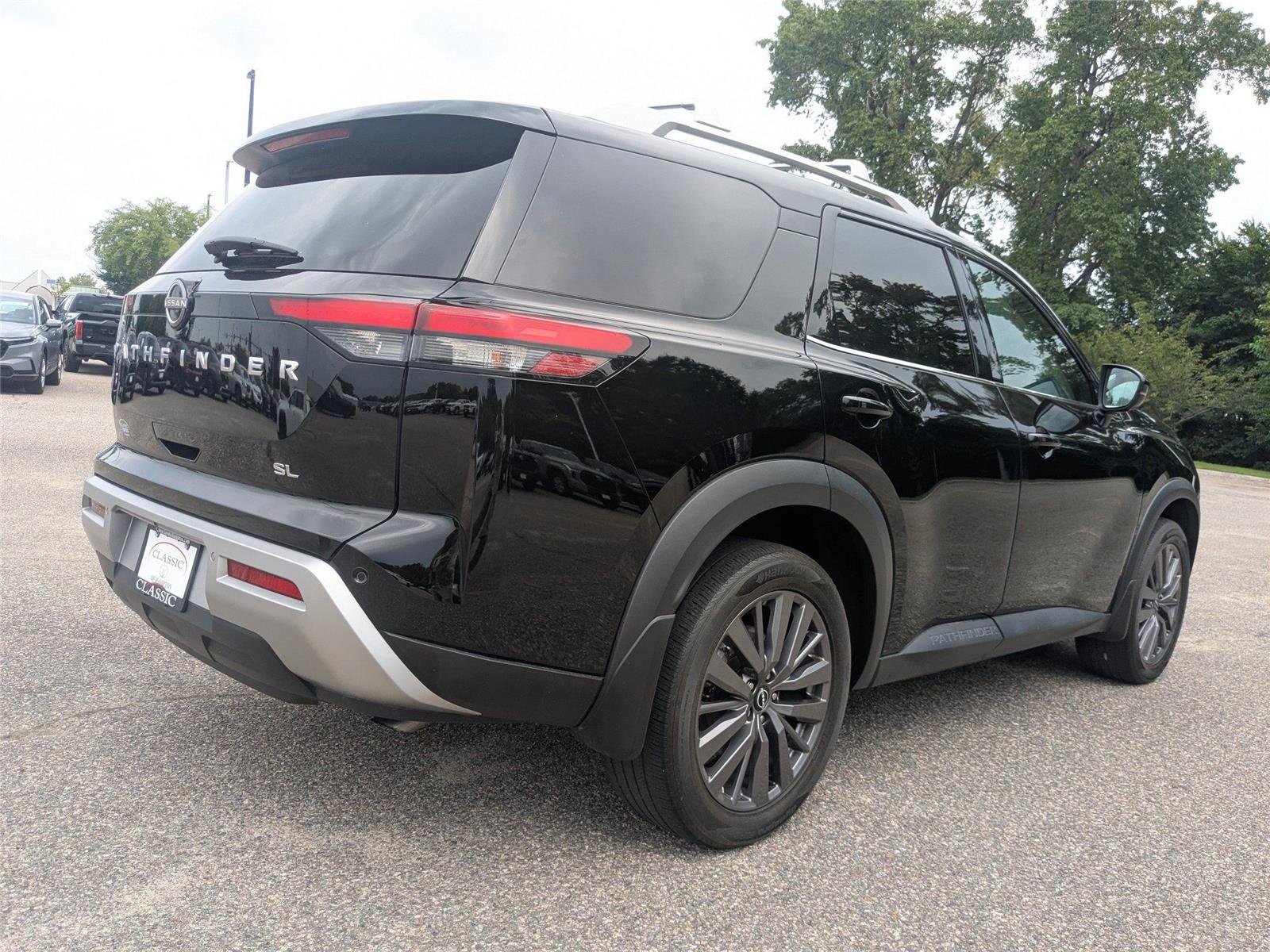 Used 2024 Super Black Nissan SL image 4
