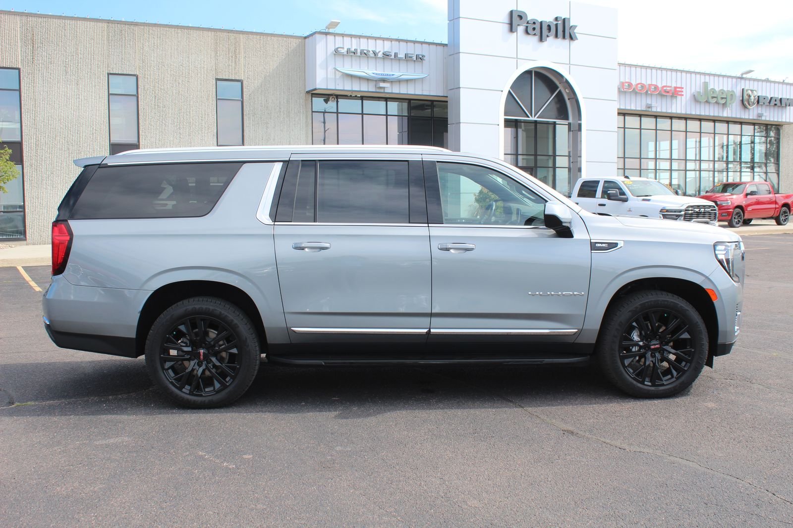 Used 2023 Sterling Metallic GMC SLT image 1