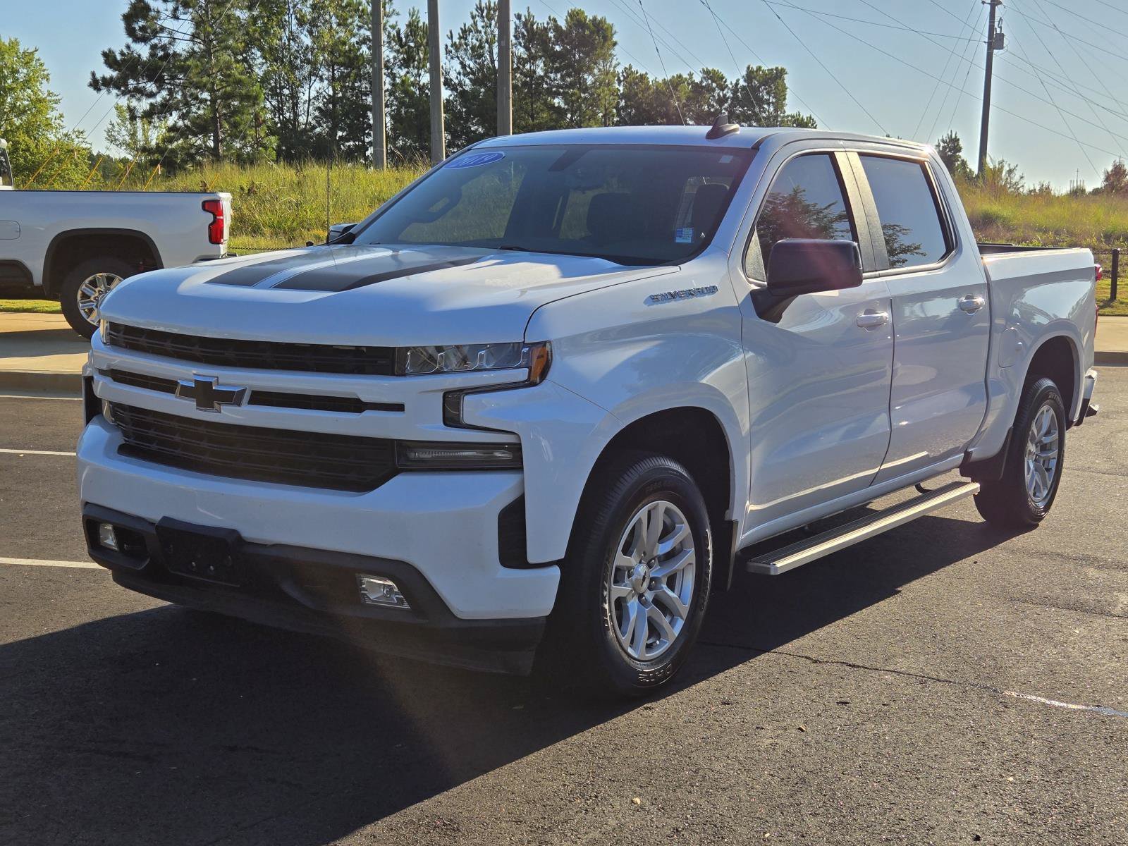 Used 2019 SUMMIT WHITE Chevrolet RST image 3