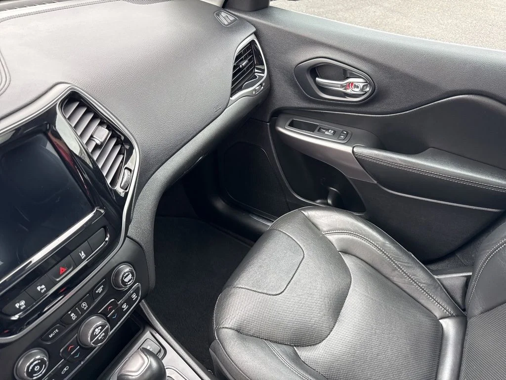 Used 2019 Black Jeep Limited image 34