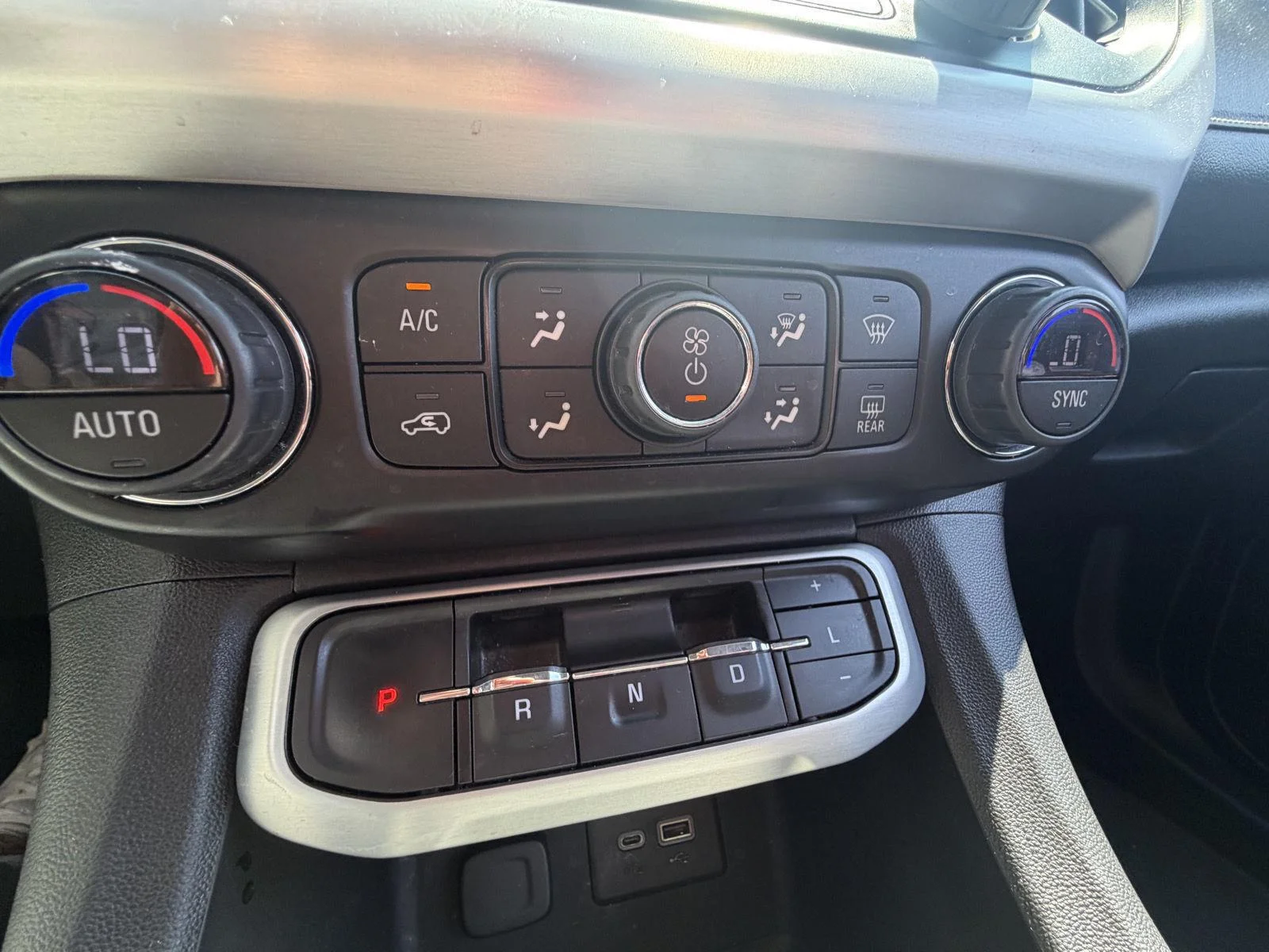 Used 2020 Red Quartz Tintcoat GMC SLE image 19