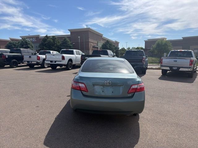 Used 2009 Green Toyota LE image 4