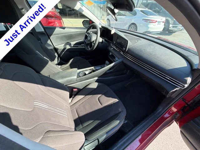 Used 2022 Red Hyundai Blue image 21