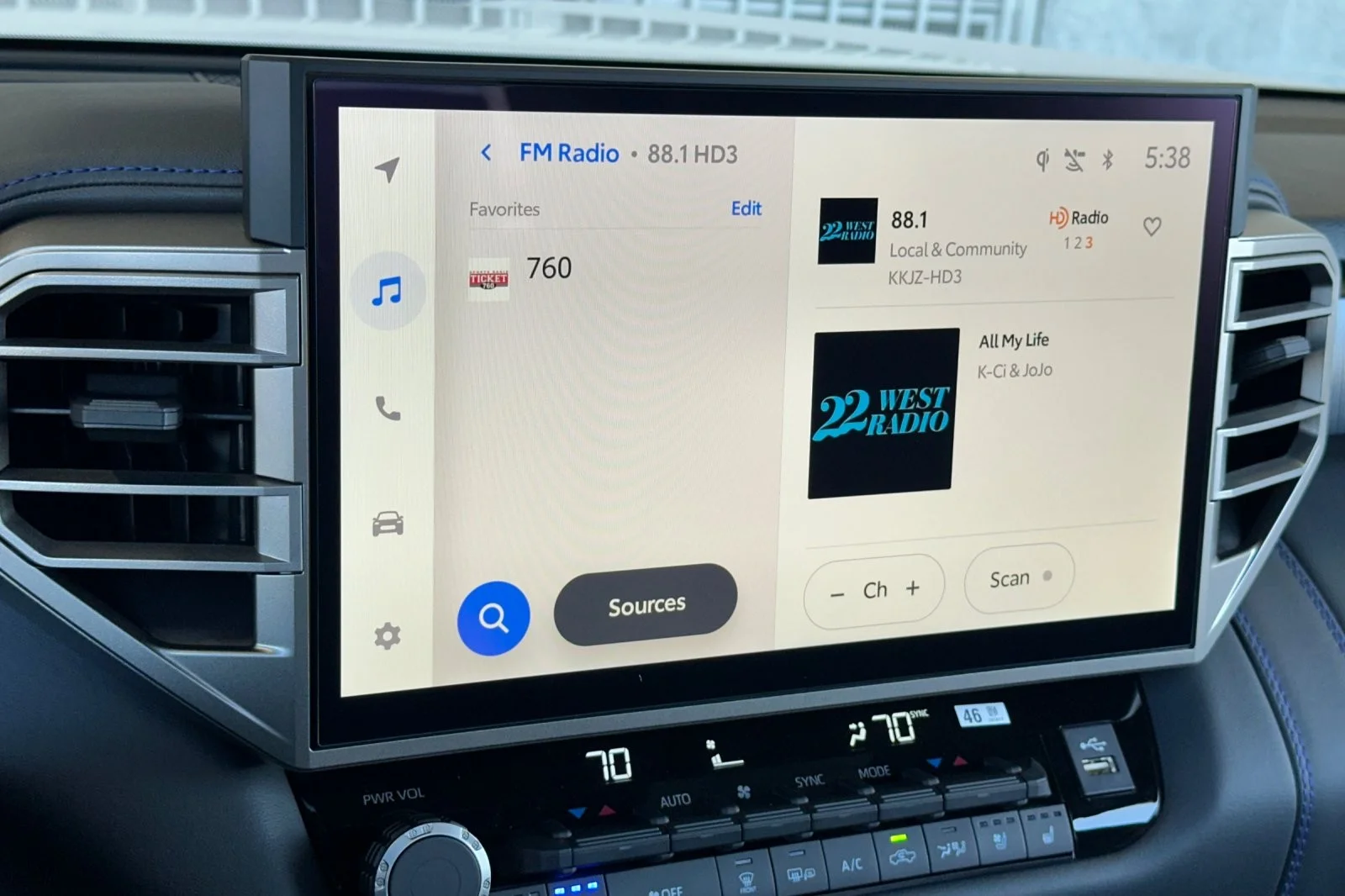 New 2026 Wind Chill Pearl <sup>1</sup> Toyota Tundra Platinum image 16