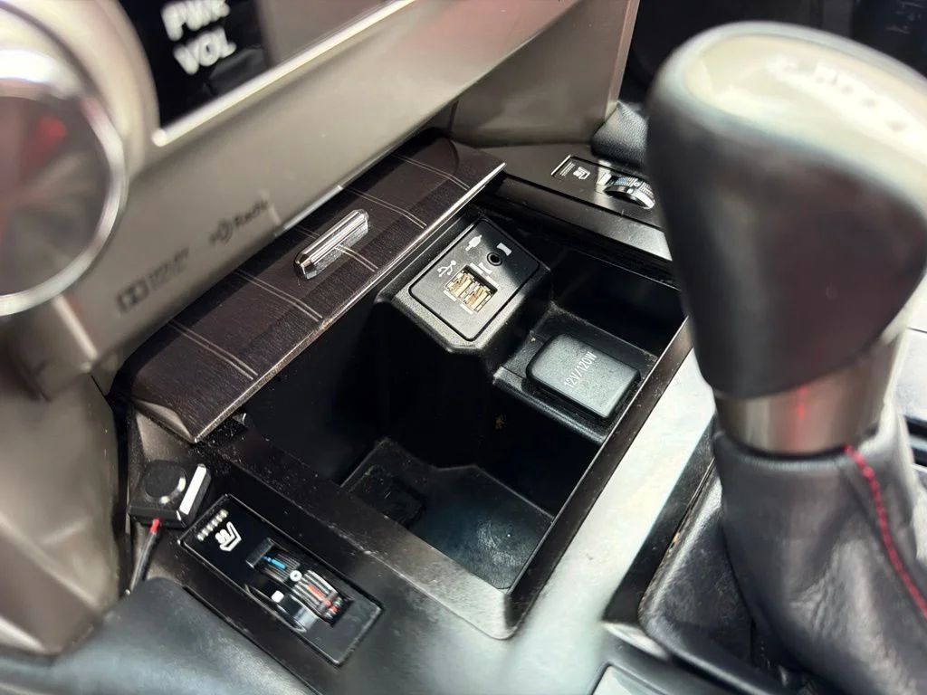 Used 2021 White Lexus 460 image 39