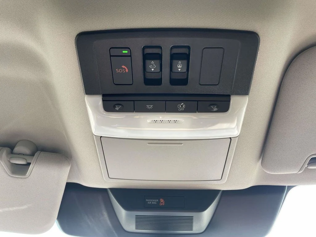 Used 2024 Gray Nissan Platinum image 29