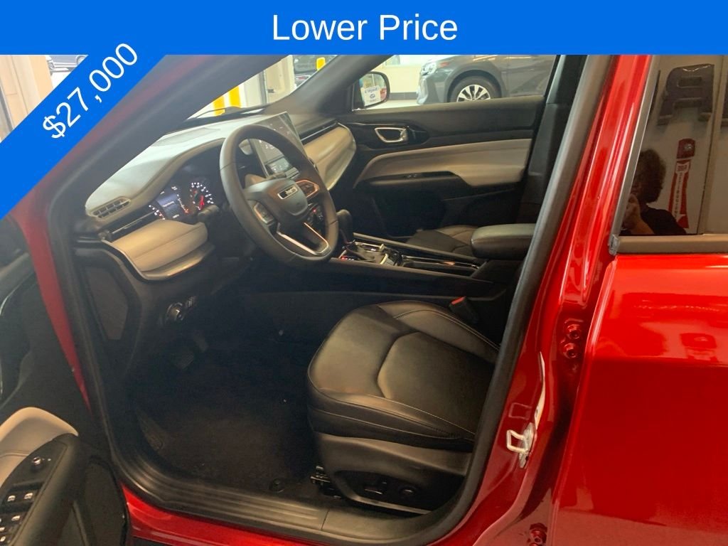 Used 2025 Red Jeep Limited image 3