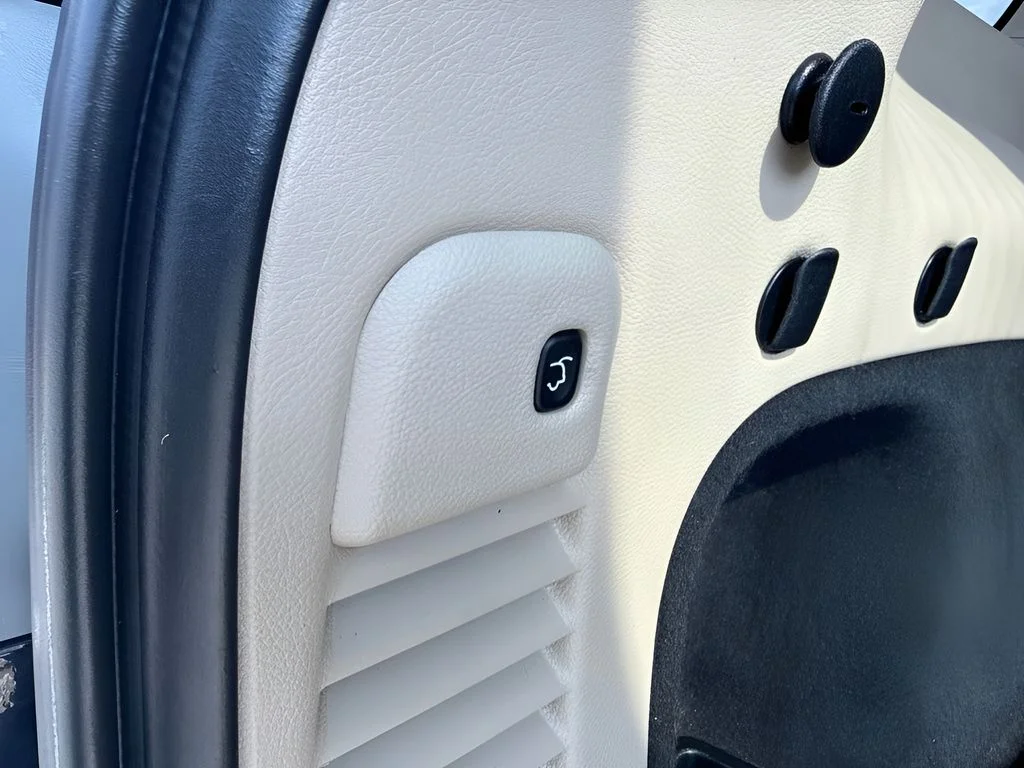Used 2018 Black Jeep Limited image 19