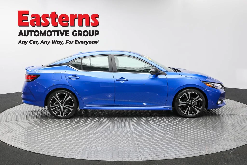 Used 2023 Blue Nissan SR image 4