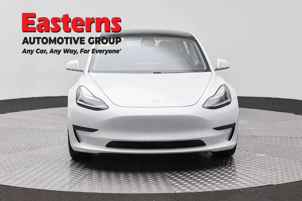 Used 2019 White Tesla Standard Range Plus image 2