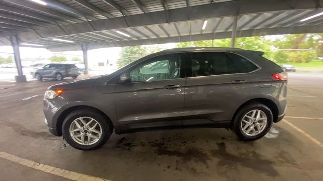 Used 2022 Gray Ford SEL image 6