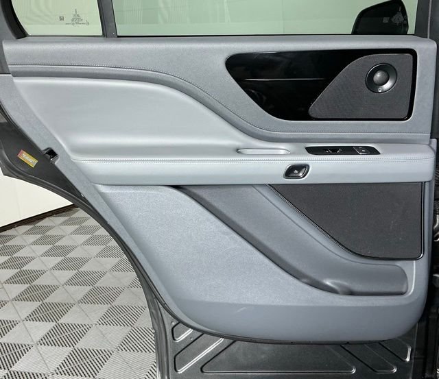 Used 2020 Gray Lincoln Reserve image 20