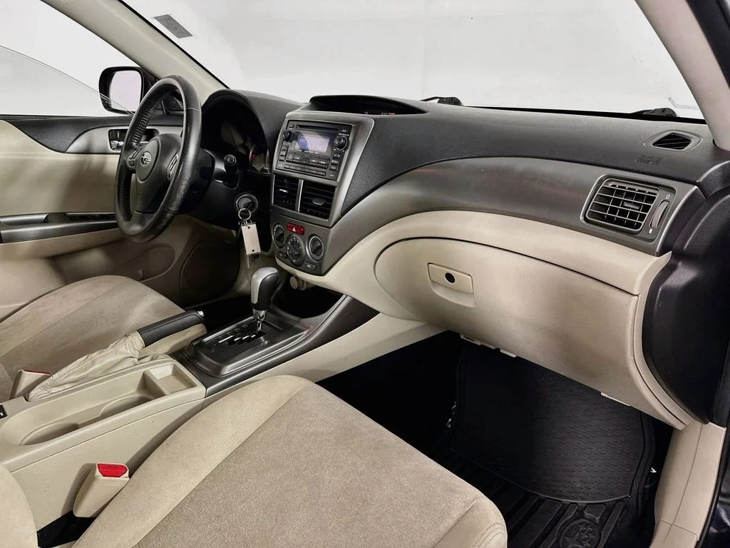 Used 2011 Obsidian Black Pearl Subaru 2.5i image 28