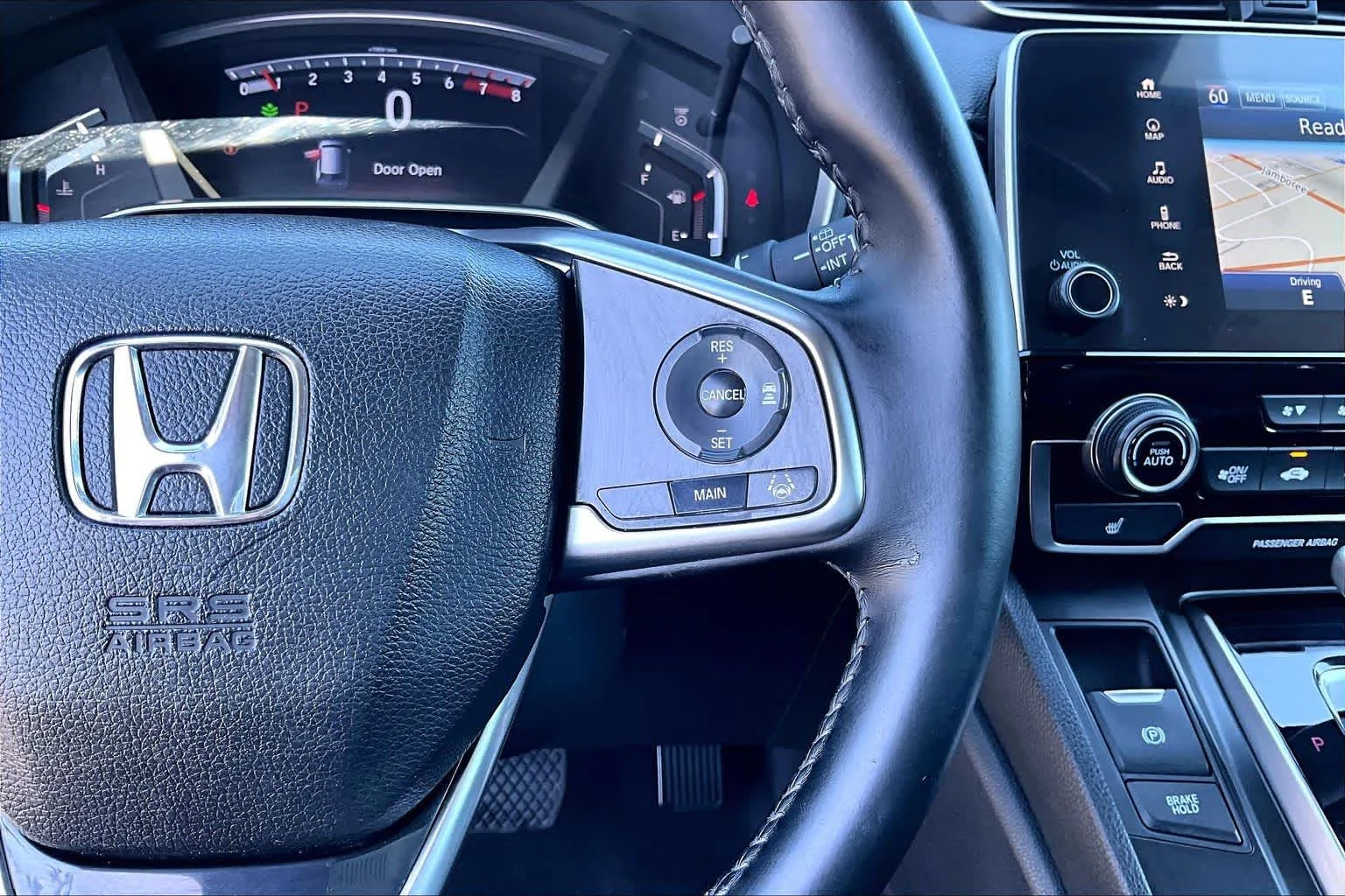 Used 2018 Lunar Silver Metallic Honda Touring image 23