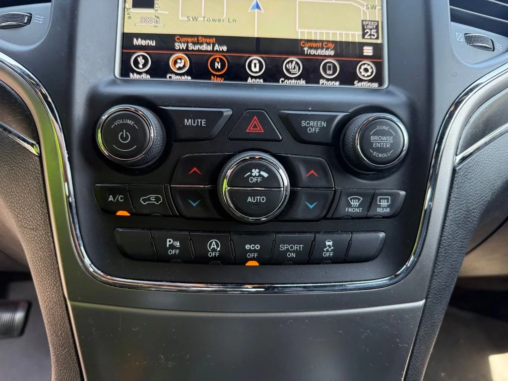 Used 2018 Bright White Clearcoat Jeep Limited image 15