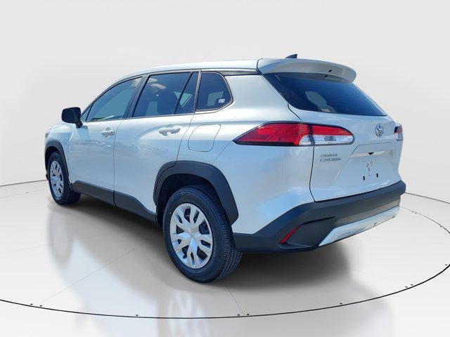 Certified Used 2023 WIND CHILL PEARL Toyota  image 4