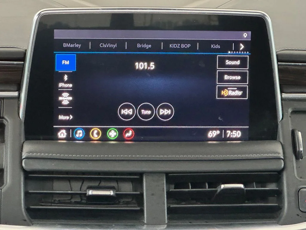 Used 2021 Gray Chevrolet LT image 29