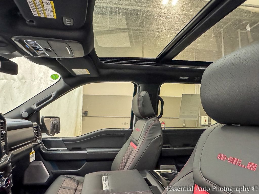 New 2025 Oxford White Ford Lariat® image 11