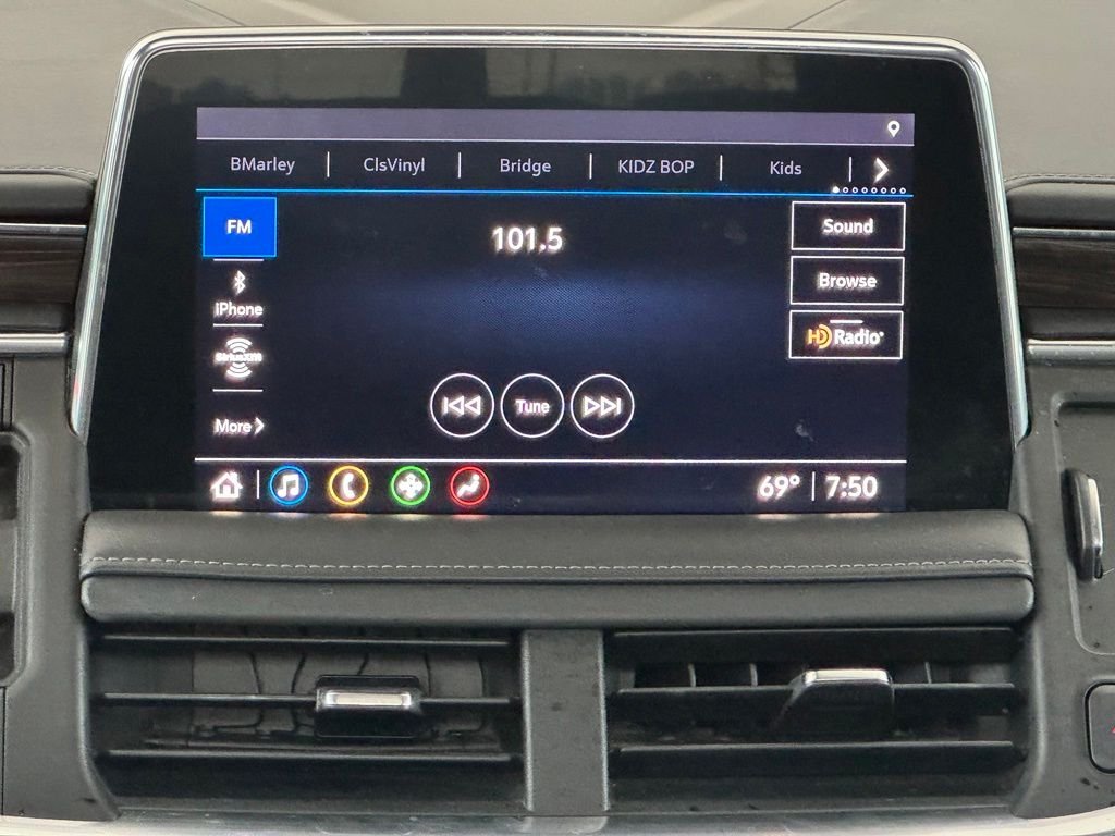Used 2021 Gray Chevrolet LT image 29