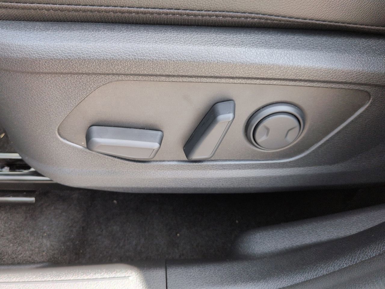 New 2026 Ebony Black Kia EX image 23