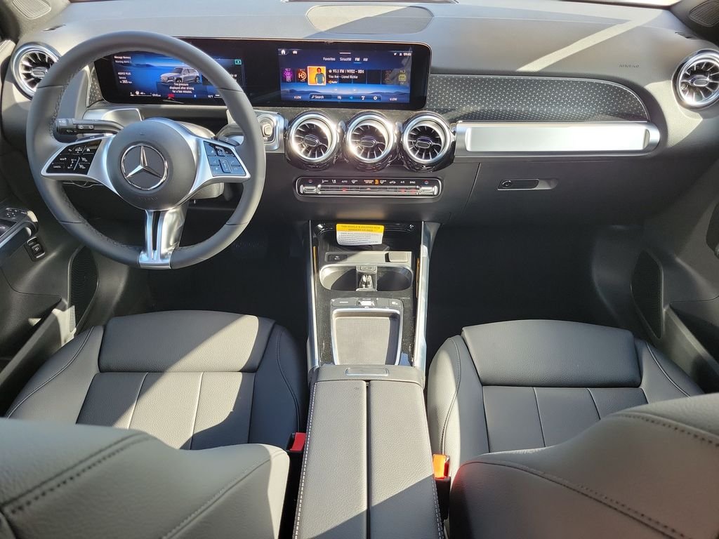 New 2026 Polar White Mercedes-Benz GLB 250 image 12