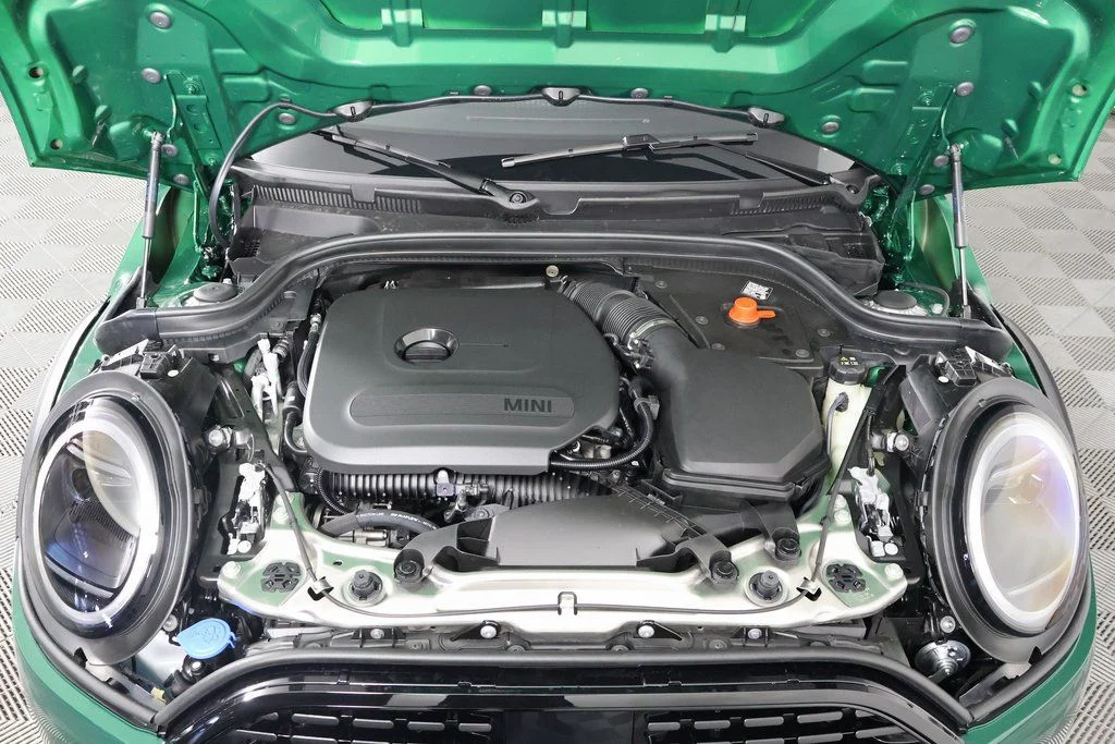 New 2026 British Racing Green MINI Signature Plus image 9