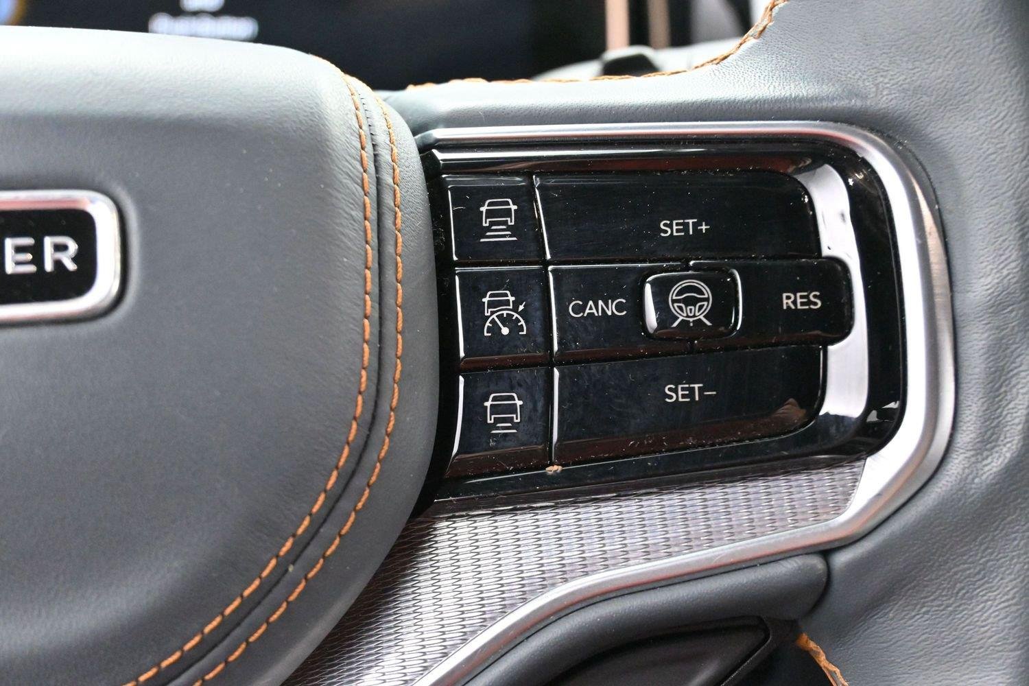 Used 2022 Blue Jeep Series III image 20