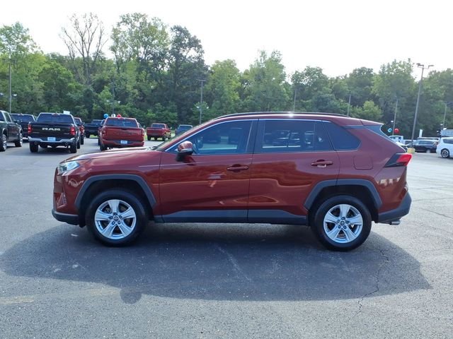 Used 2020 Pearl Toyota XLE image 4