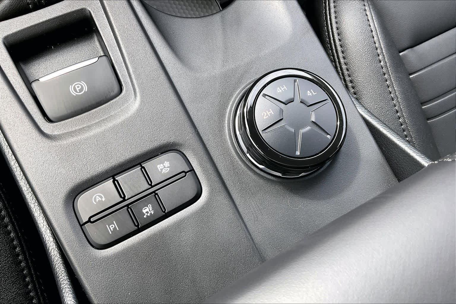 New 2026 Marsh Gray Ford Lariat® image 17