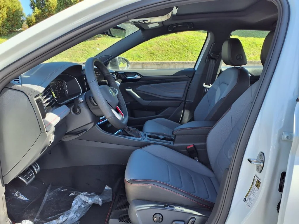 New 2027 Pure White Volkswagen 2.0T Autobahn image 9